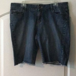 Natural Reflections women size 14 weekend shorts used good condition
